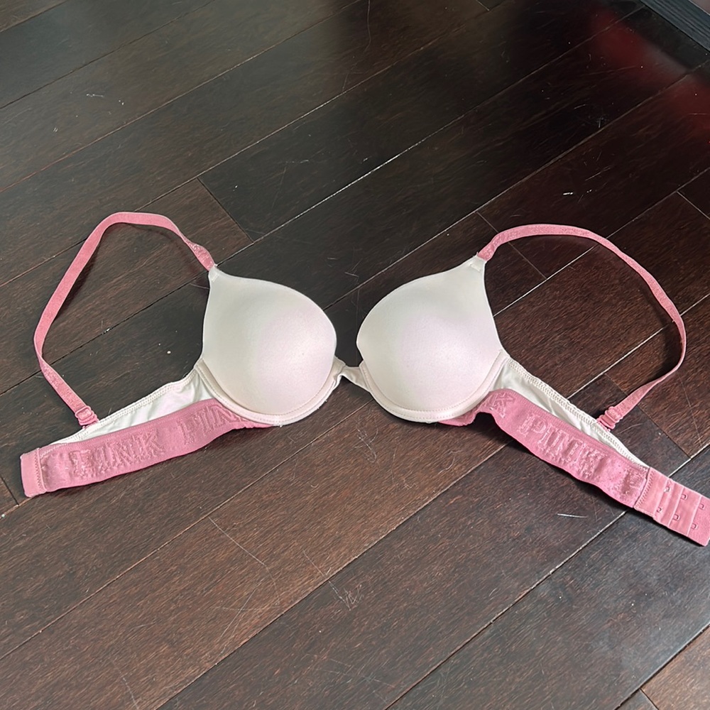 PINK Victoria’s Secret bra. Size 32A